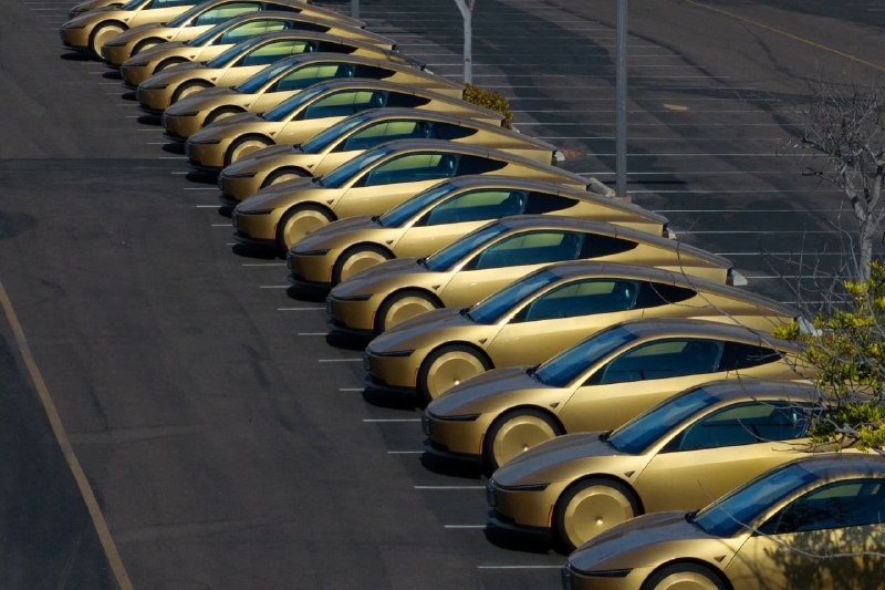 Tesla Cybercab выведут на дороги 3 сентября
