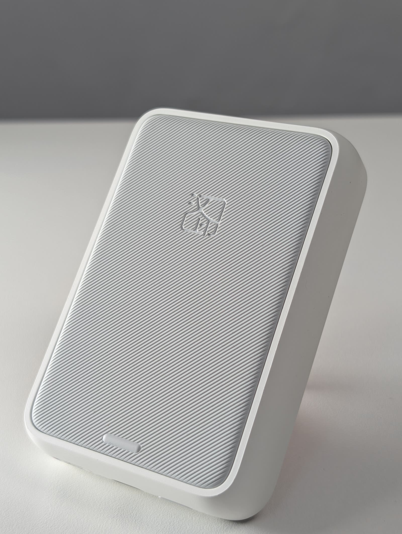 Hanin MT56i — вылитый MagSafe-повербанк