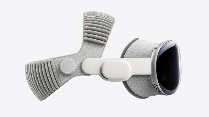 Apple режет команду Vision Pro