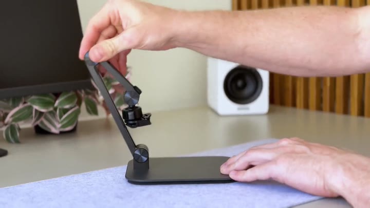 Для Steam Deck сделали подставку Desk Stand